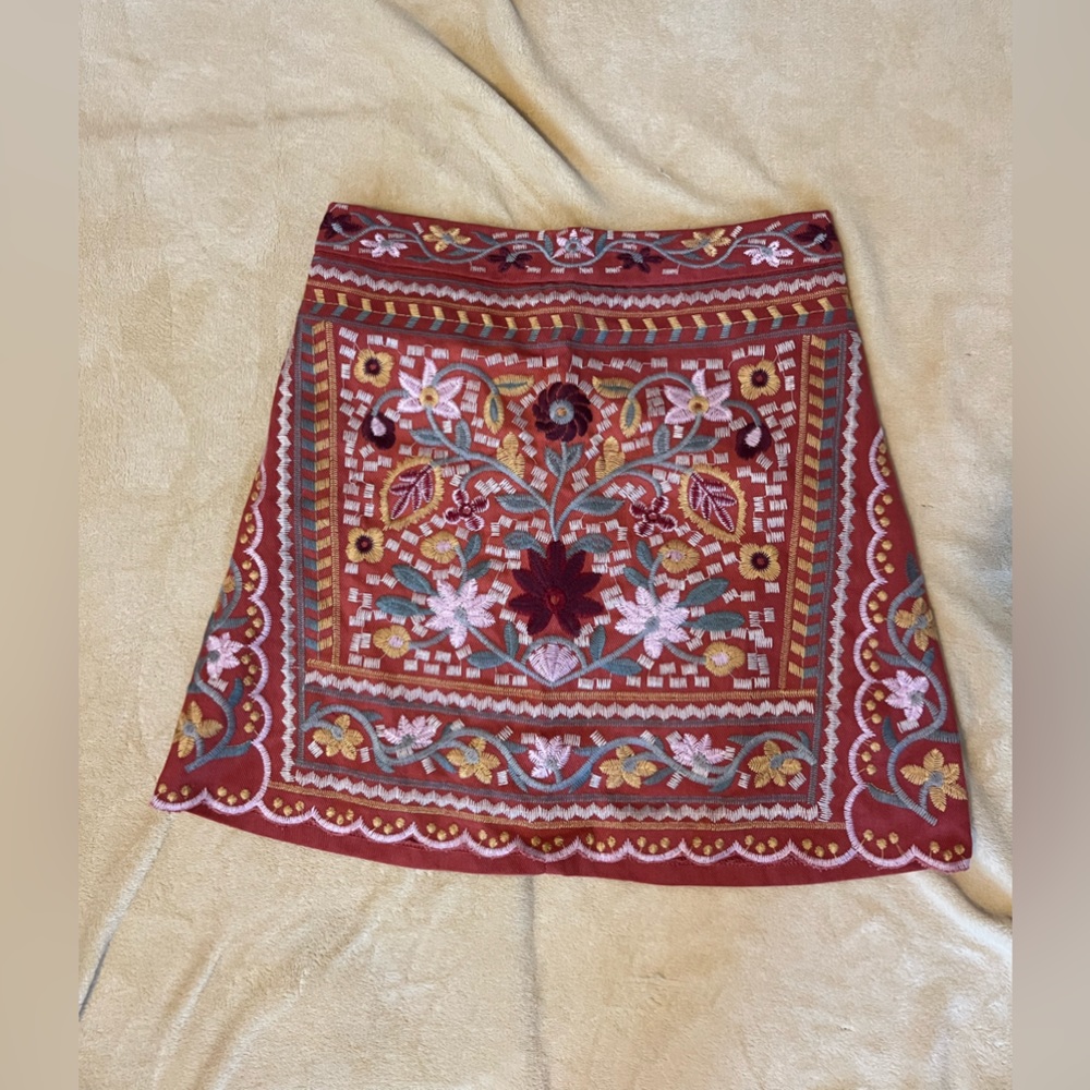 Embroidered skirt